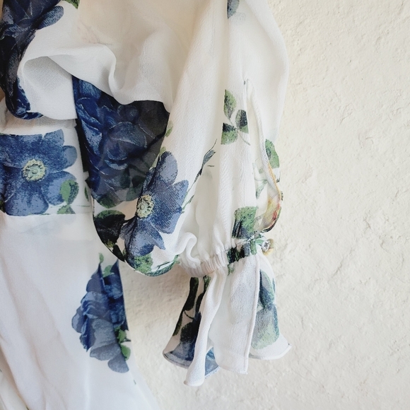 NICHOLAS Blue Rose Cold Shoulder Floral Silk Blouse NWT Size 4 - Picture 8 of 16